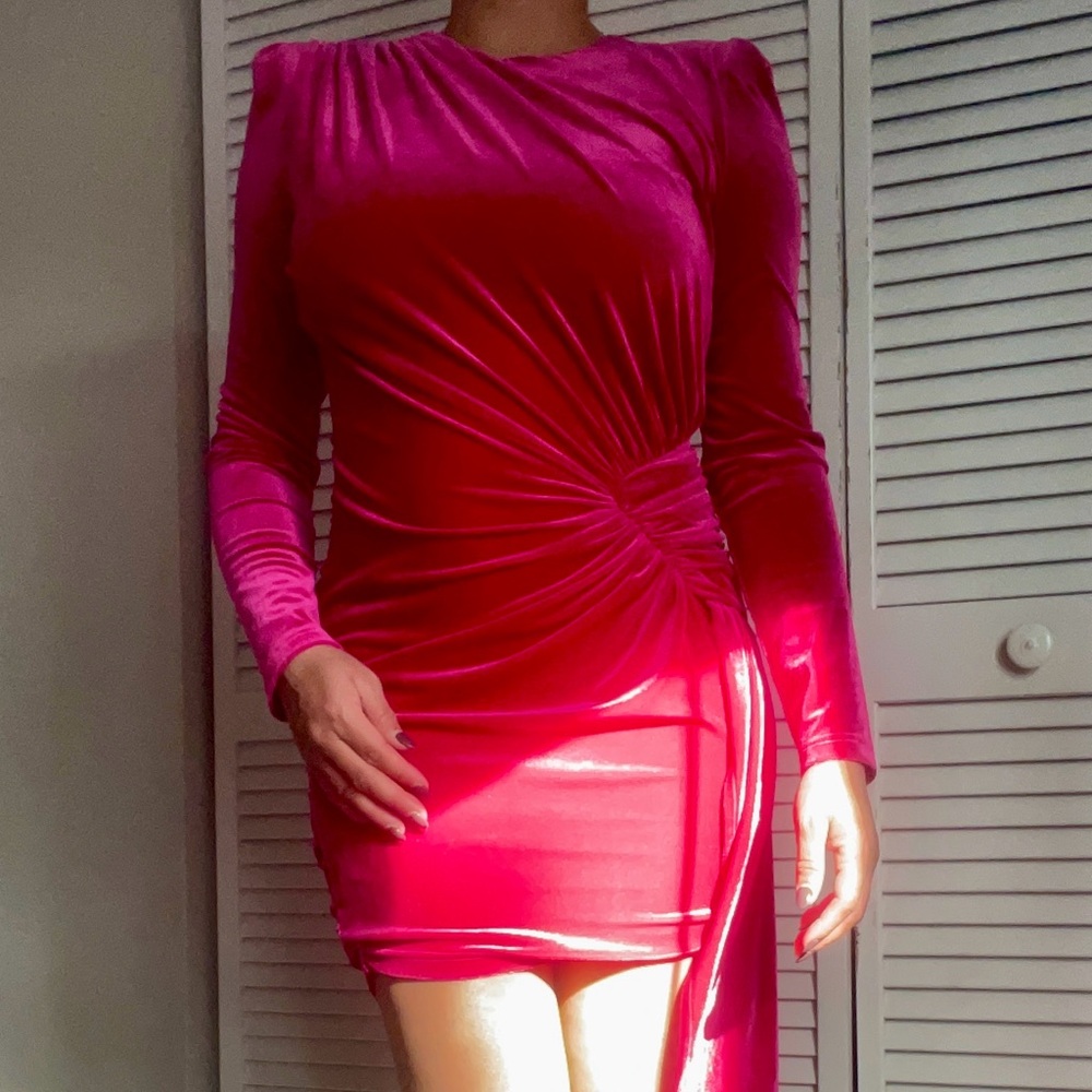 Chic Fuchsia Velvet Long Sleeve Dress